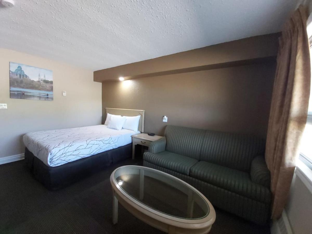 Arnprior Motor Inn מראה חיצוני תמונה