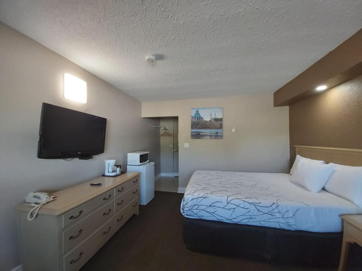 Arnprior Motor Inn מראה חיצוני תמונה
