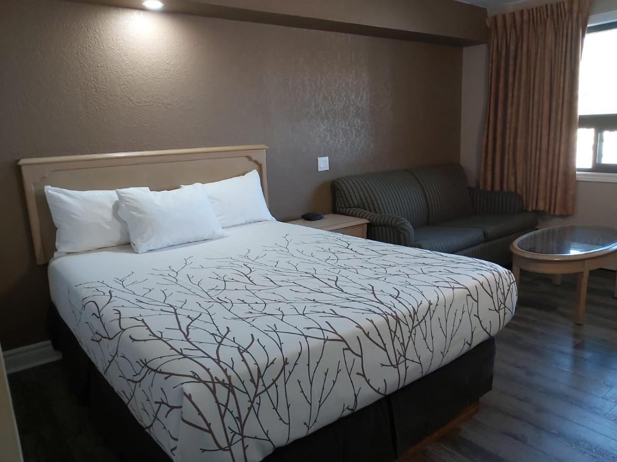 Arnprior Motor Inn מראה חיצוני תמונה