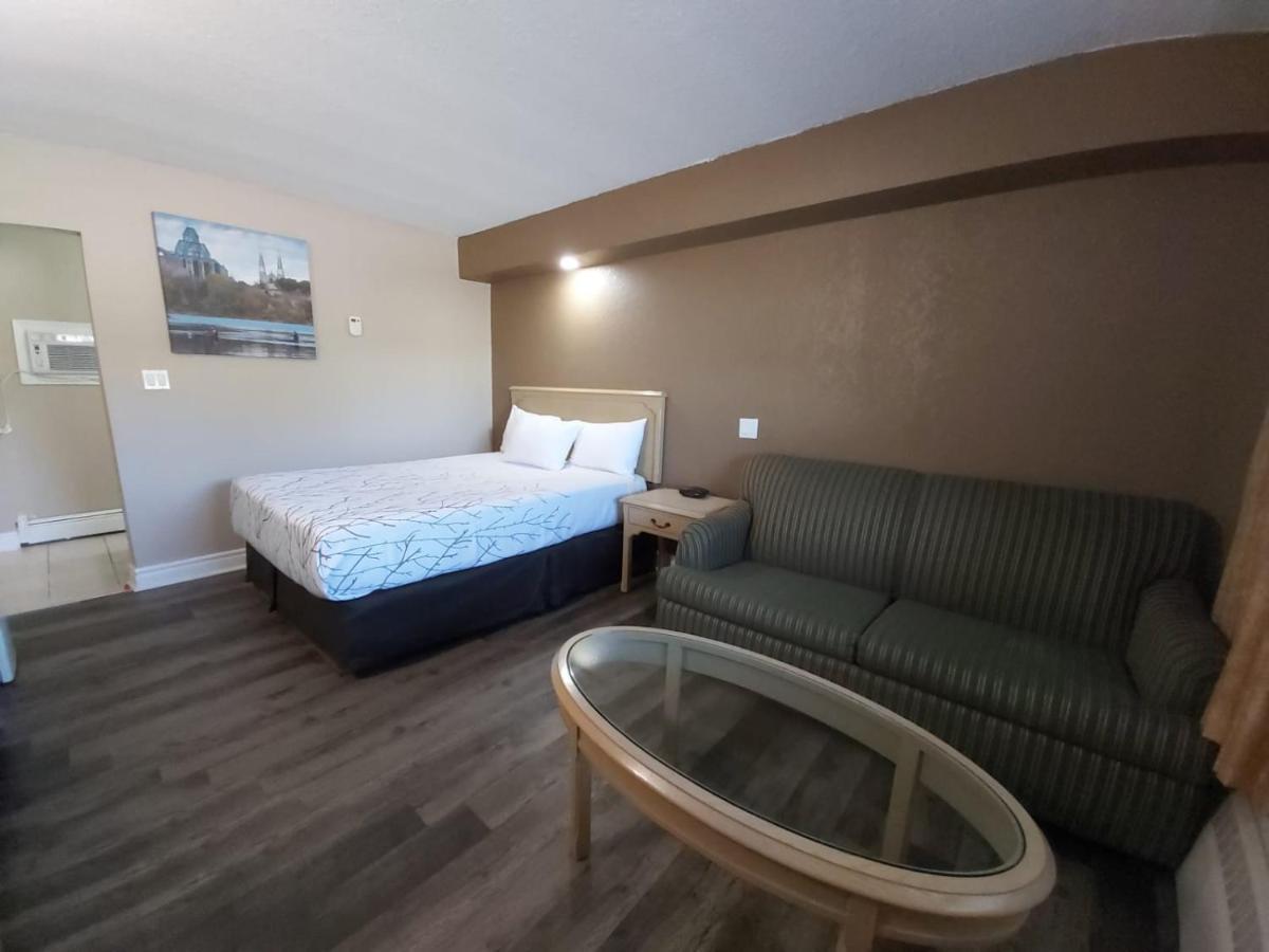 Arnprior Motor Inn מראה חיצוני תמונה