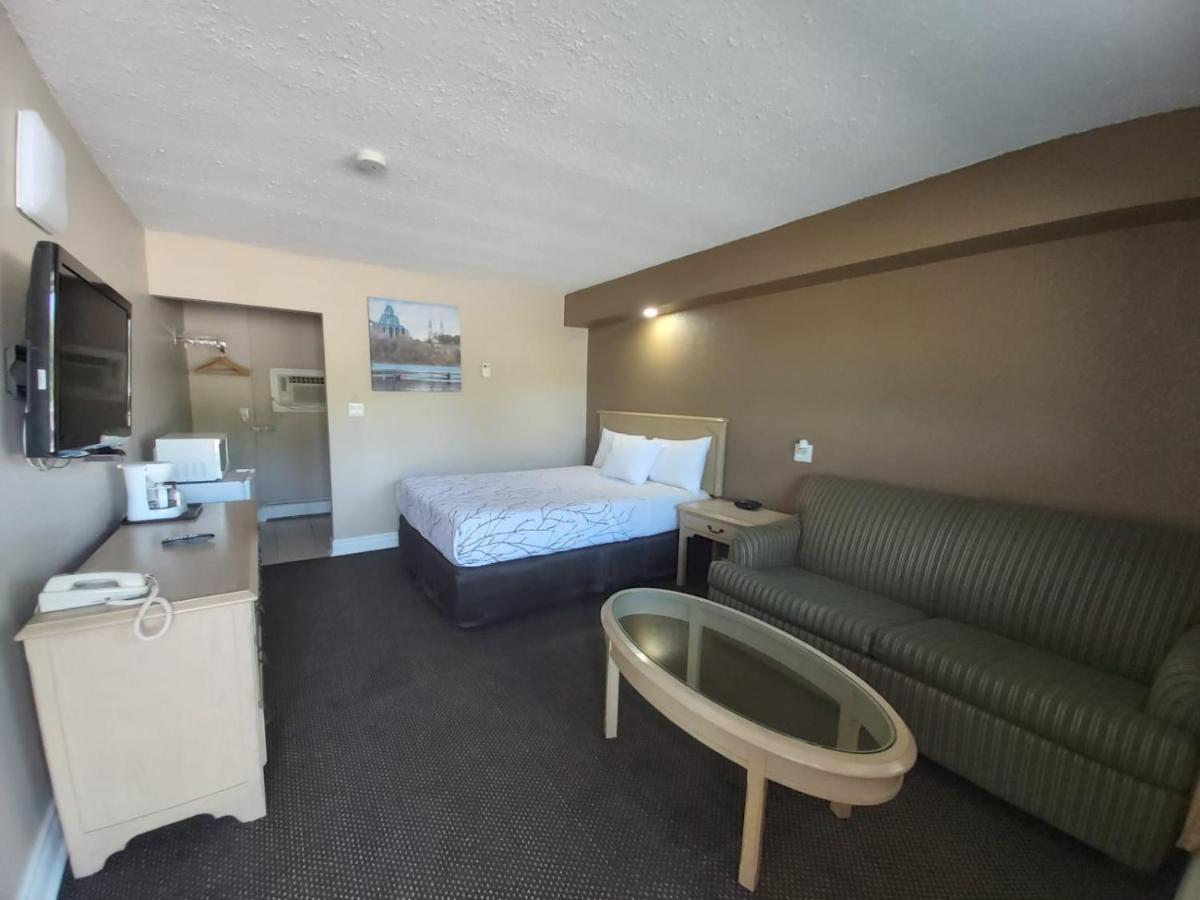 Arnprior Motor Inn מראה חיצוני תמונה