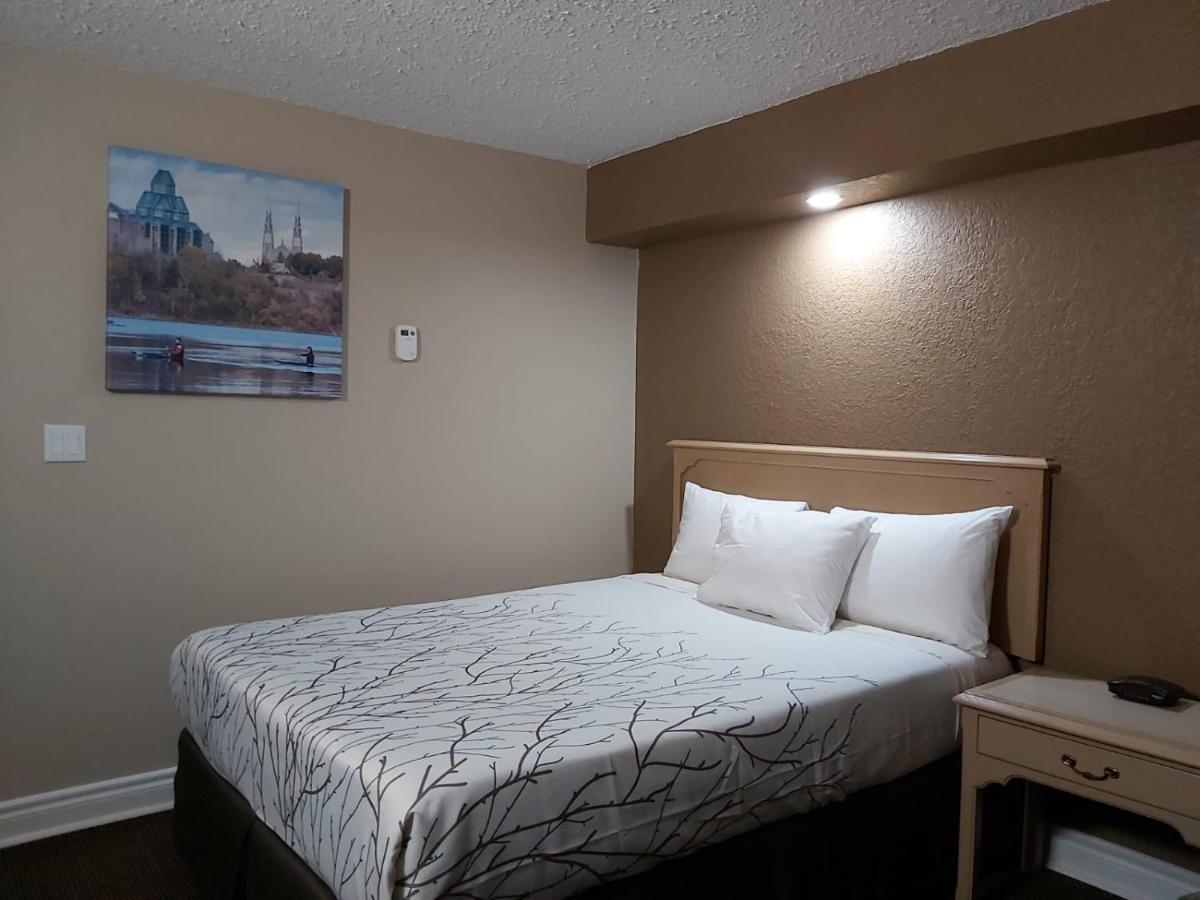 Arnprior Motor Inn מראה חיצוני תמונה