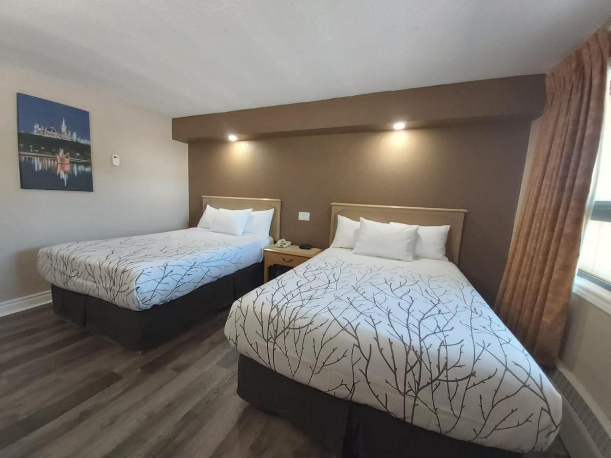 Arnprior Motor Inn מראה חיצוני תמונה