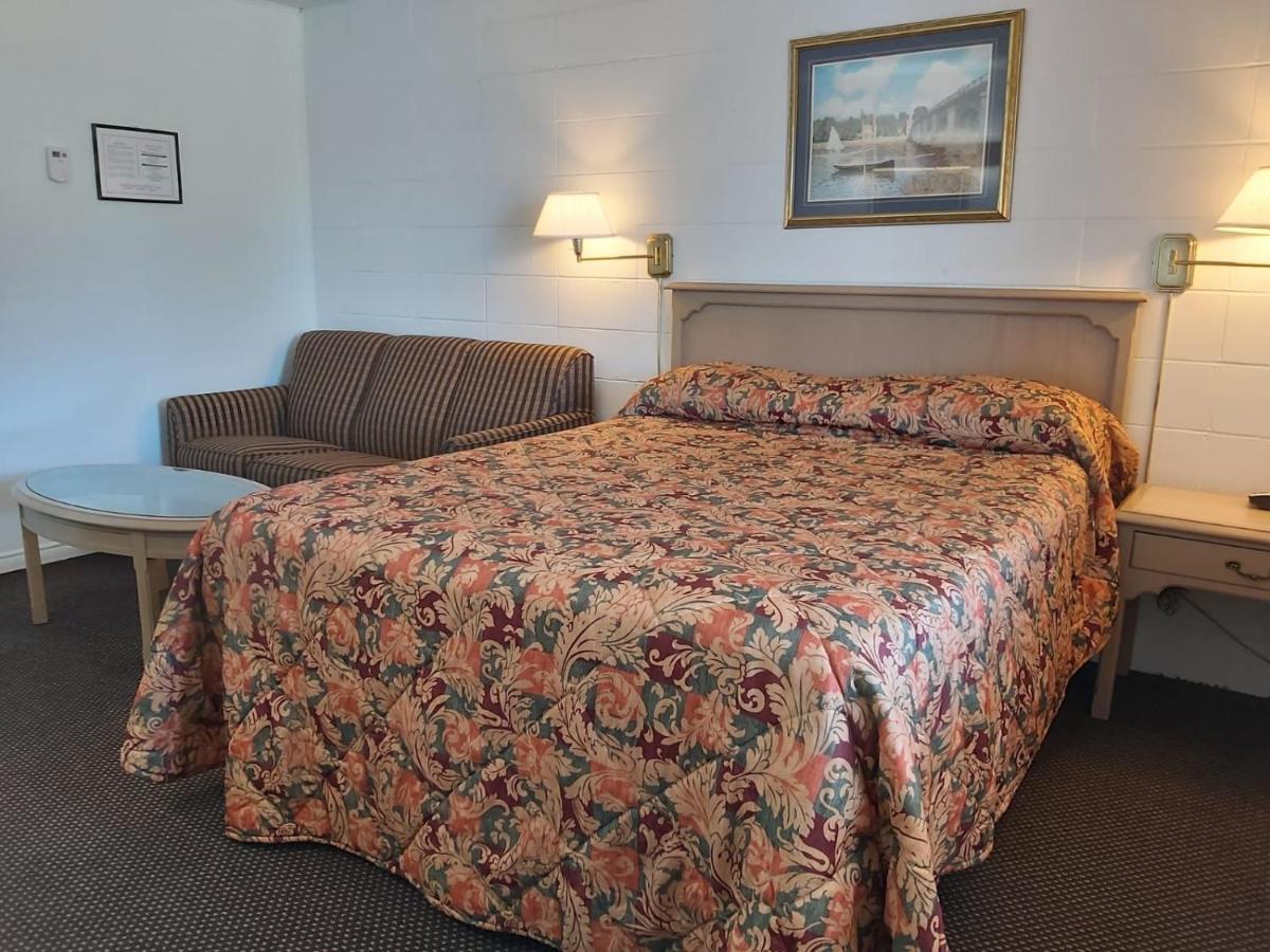 Arnprior Motor Inn מראה חיצוני תמונה