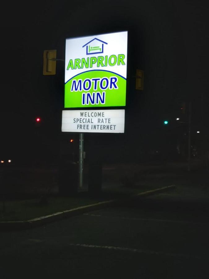 Arnprior Motor Inn מראה חיצוני תמונה