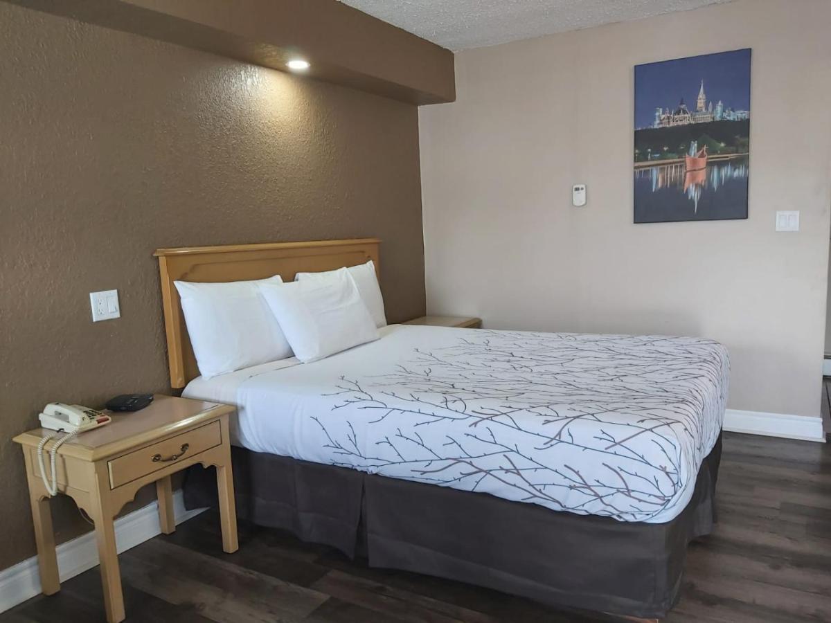 Arnprior Motor Inn מראה חיצוני תמונה