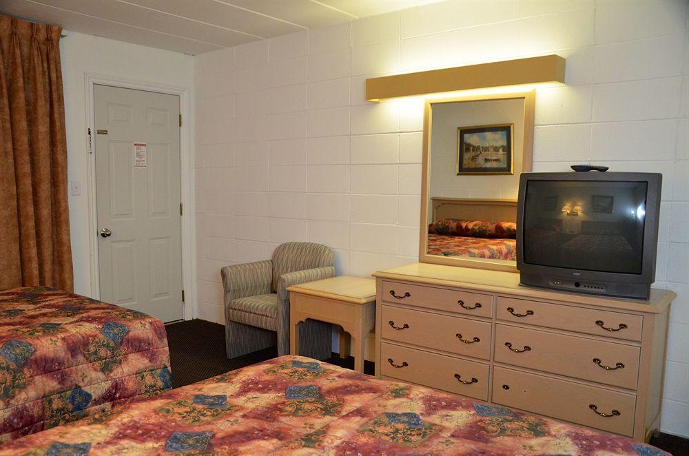 Arnprior Motor Inn מראה חיצוני תמונה