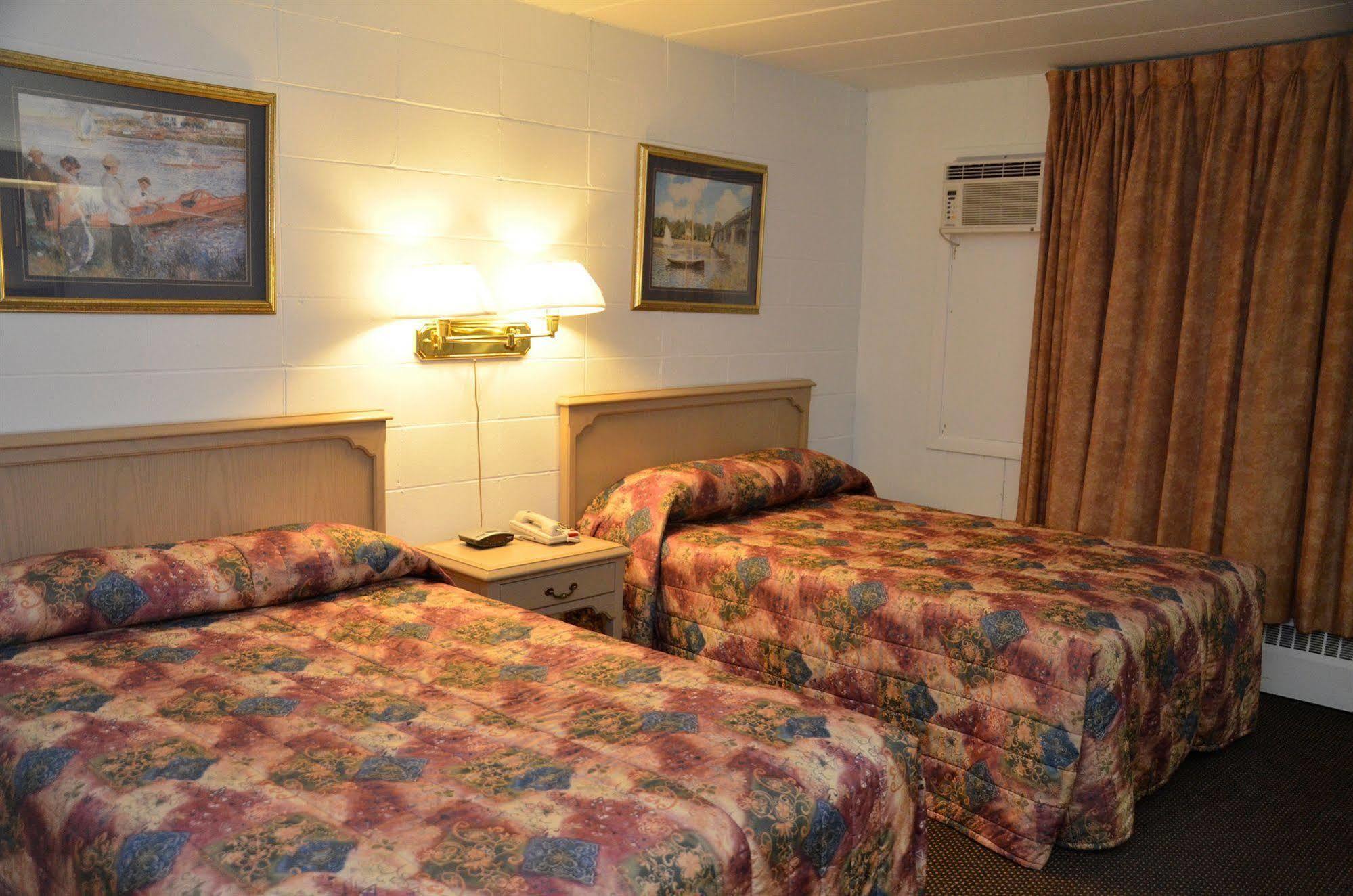 Arnprior Motor Inn מראה חיצוני תמונה