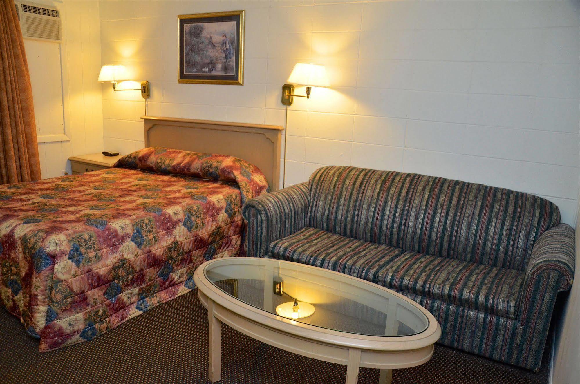 Arnprior Motor Inn מראה חיצוני תמונה